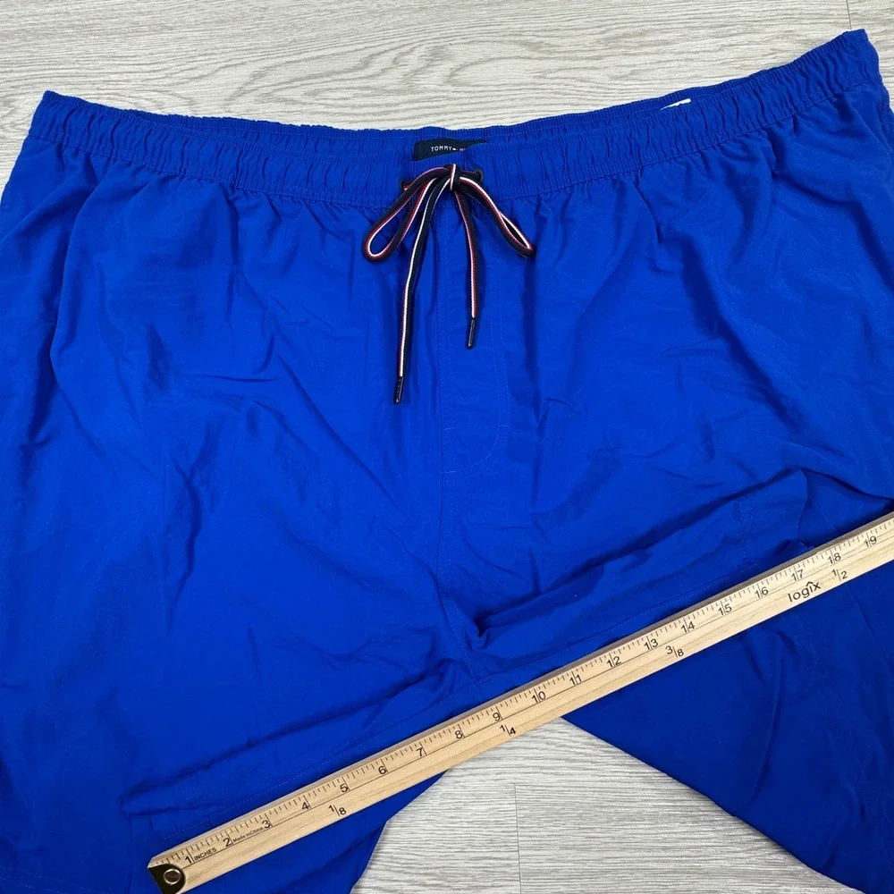 Tommy Hilfiger *orders ship